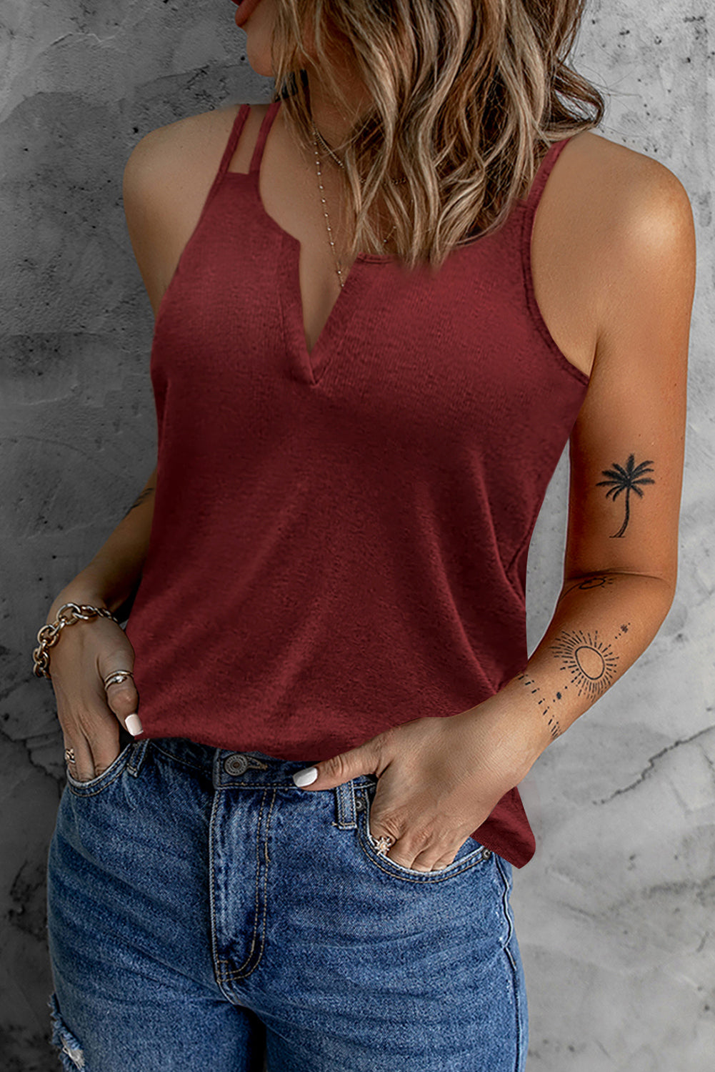 Double-Strap Notched Neck Tank